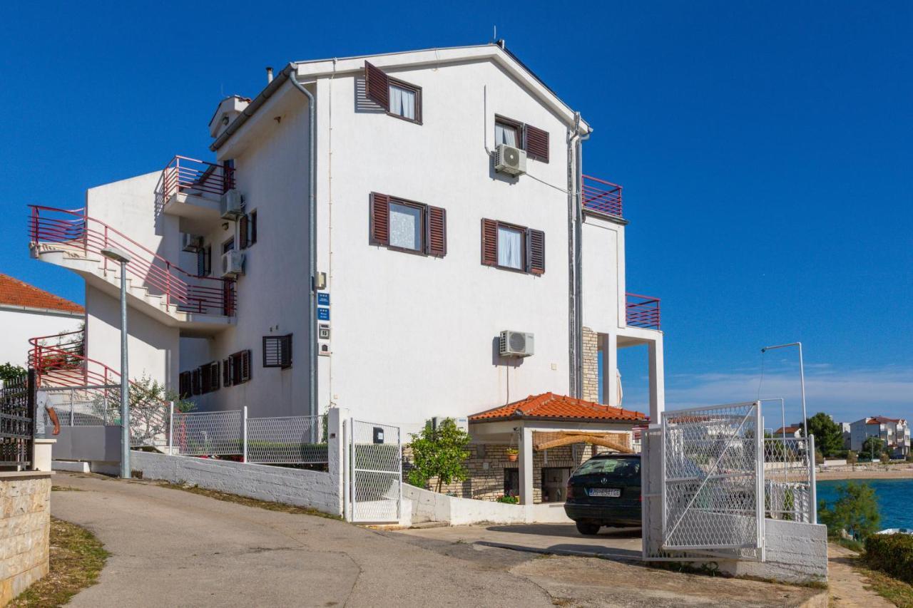 Apartments Villa Zrinka - Last Season Ever! โรกอซนิซา ภายนอก รูปภาพ