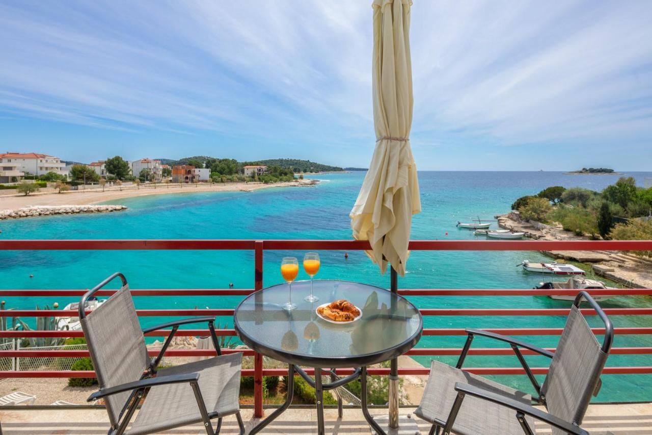 Apartments Villa Zrinka - Last Season Ever! โรกอซนิซา ภายนอก รูปภาพ
