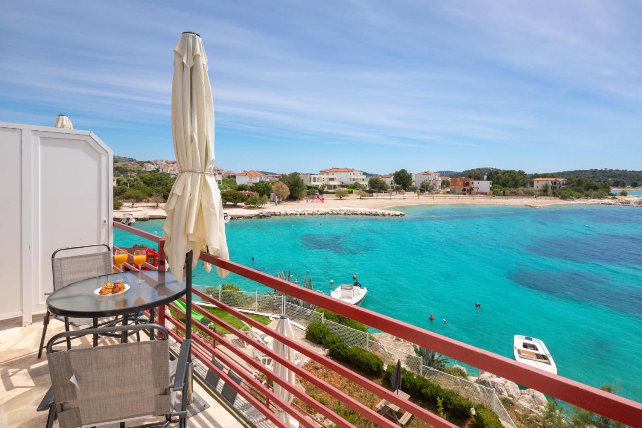 Apartments Villa Zrinka - Last Season Ever! โรกอซนิซา ภายนอก รูปภาพ