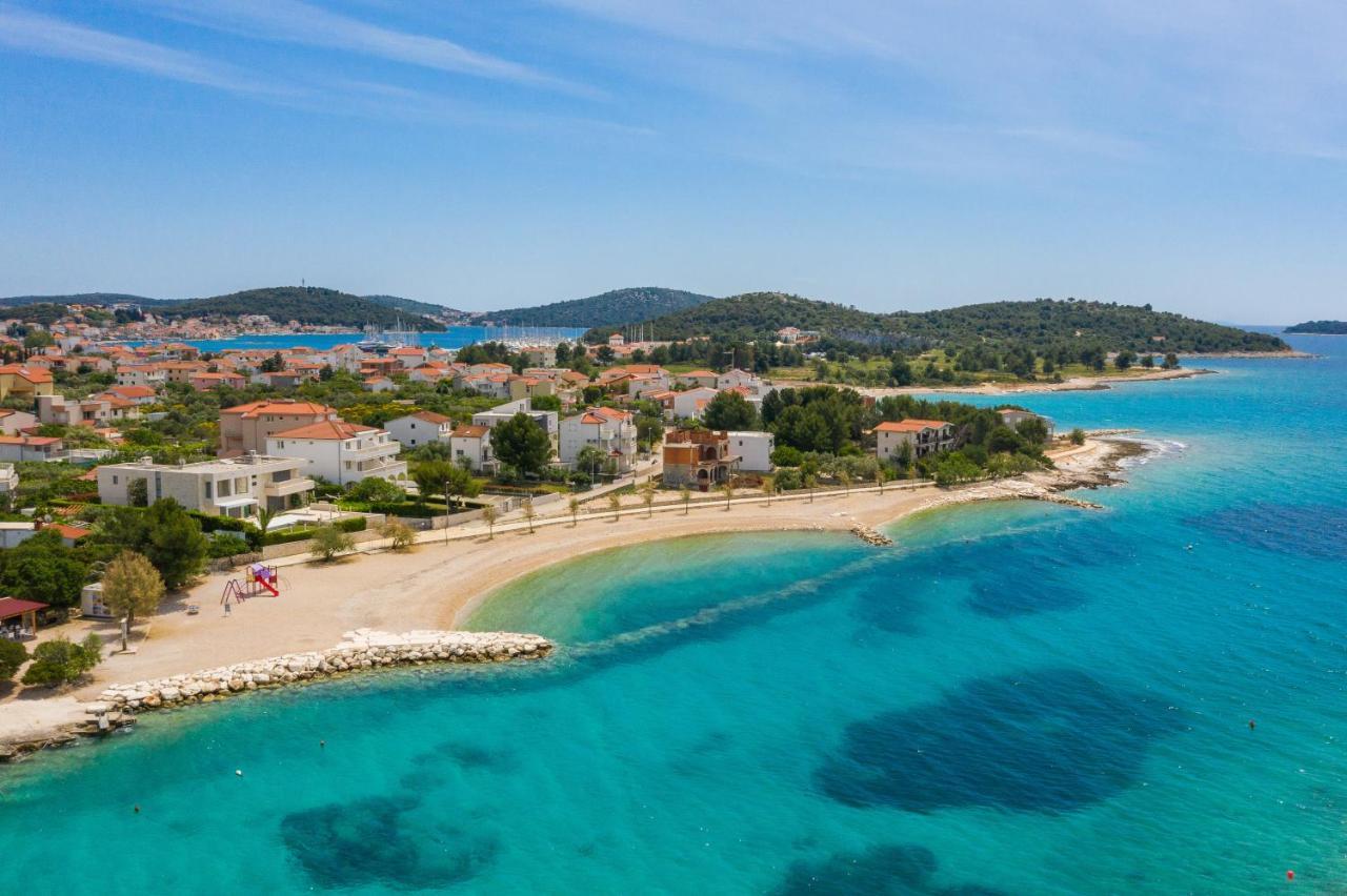 Apartments Villa Zrinka - Last Season Ever! โรกอซนิซา ภายนอก รูปภาพ