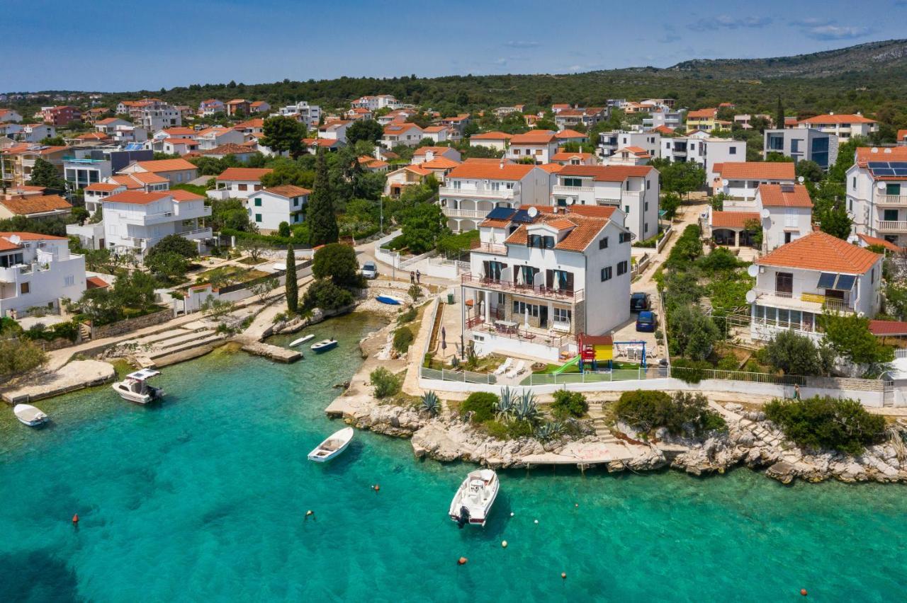 Apartments Villa Zrinka - Last Season Ever! โรกอซนิซา ภายนอก รูปภาพ