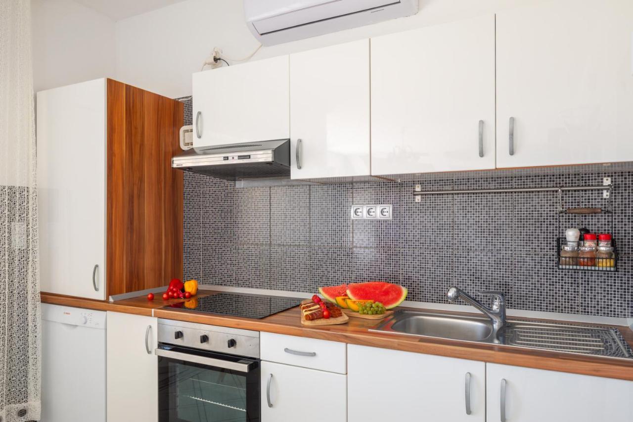 Apartments Villa Zrinka - Last Season Ever! โรกอซนิซา ภายนอก รูปภาพ