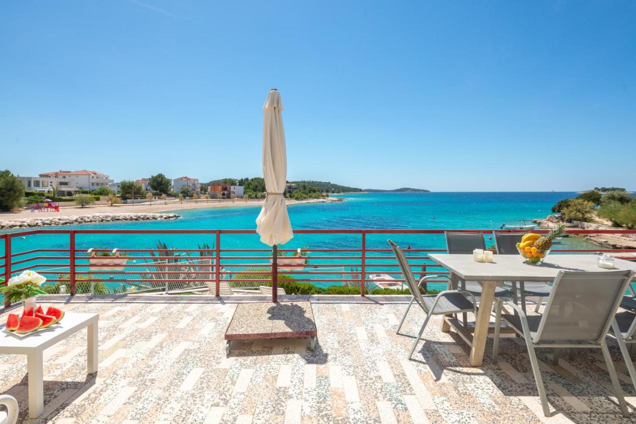 Apartments Villa Zrinka - Last Season Ever! โรกอซนิซา ภายนอก รูปภาพ