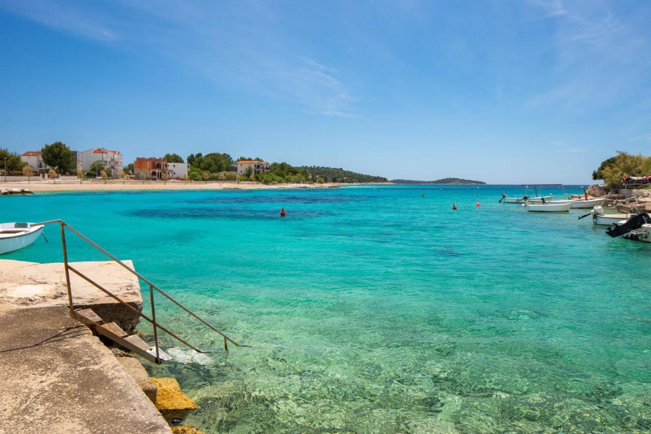 Apartments Villa Zrinka - Last Season Ever! โรกอซนิซา ภายนอก รูปภาพ